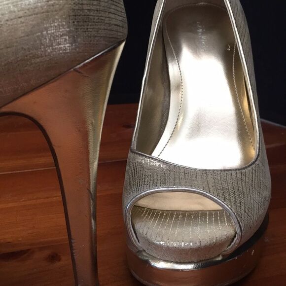 Calvin Klein Gold Arielle 5” Heels Size 7 - Picture 8 of 12